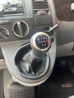 2005 VW T5 1.9 TDI Camper - 135,508 Miles - MOT July 2027 — photo 18 of 27
