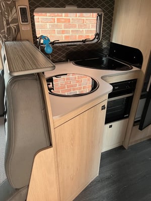 2023 Auto-Trail F-Line F72 — photo 8 of 21