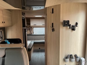 2023 Auto-Trail F-Line F72 — photo 11 of 21