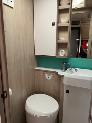 2023 Auto-Trail F-Line F72 — photo 14 of 21