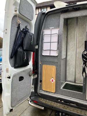 2006 Vauxhall Vivaro Camper — photo 11 of 33