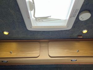 2006 Vauxhall Vivaro Camper — photo 16 of 33