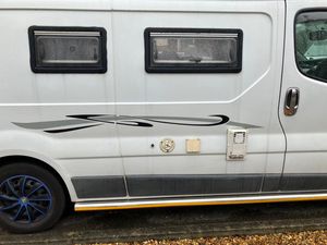 2006 Vauxhall Vivaro Camper — photo 17 of 33