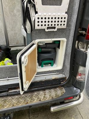 2006 Vauxhall Vivaro Camper — photo 18 of 33