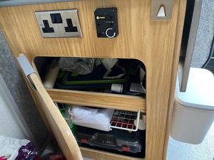 2006 Vauxhall Vivaro Camper — photo 31 of 33