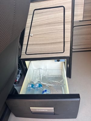 2019 Nissan Elgrand — photo 12 of 16
