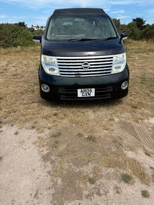 2019 Nissan Elgrand — photo 2 of 16