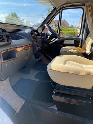 2005 Auto-Trail Cheyenne 696 — photo 27 of 34