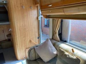 2005 Auto-Trail Cheyenne 696 — photo 31 of 34