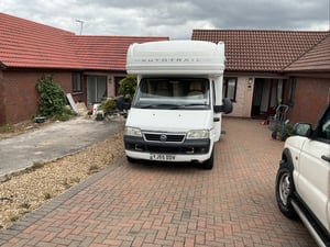 2005 Auto-Trail Cheyenne 696 — photo 2 of 4