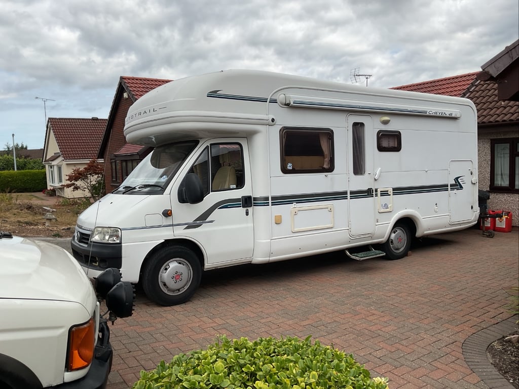 2005 Auto-Trail Cheyenne 696 - Image 1