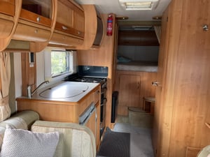 2005 Auto-Trail Cheyenne 696 — photo 6 of 34