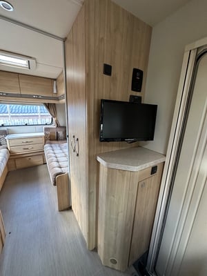 2015 Elddis Autoquest Evolution 18 — photo 18 of 22