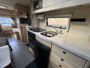 2015 Elddis Autoquest Evolution 18 — photo 15 of 22