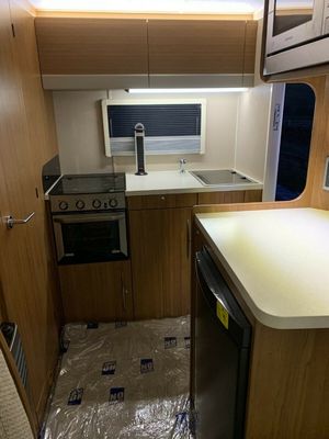 2017 Auto-Trail Tribute T620 — photo 11 of 17