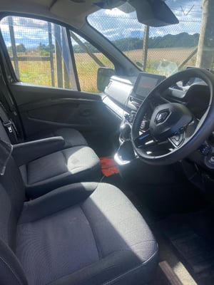 2022 Renault Trafic — photo 9 of 16