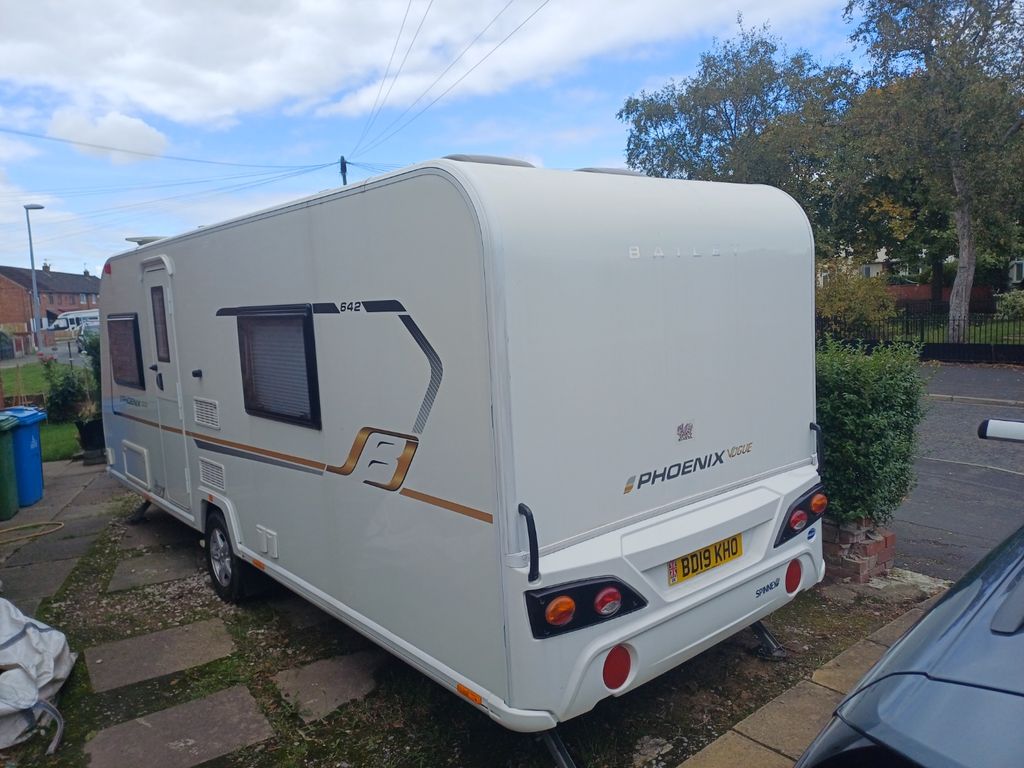 2020 Bailey Phoenix Vogue 642 - Image 9