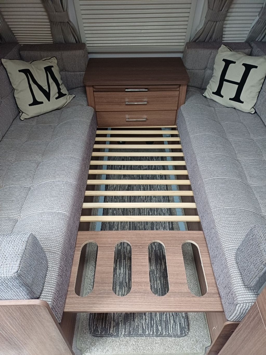 2020 Bailey Phoenix Vogue 642 - Image 16