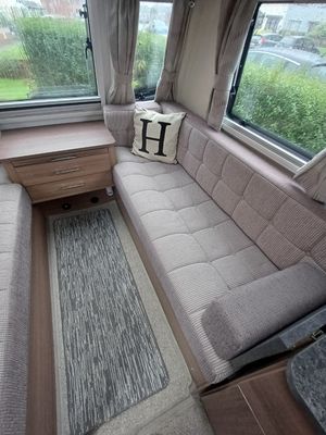  Bailey Phoenix Vogue 642 2020 — photo 19 of 29