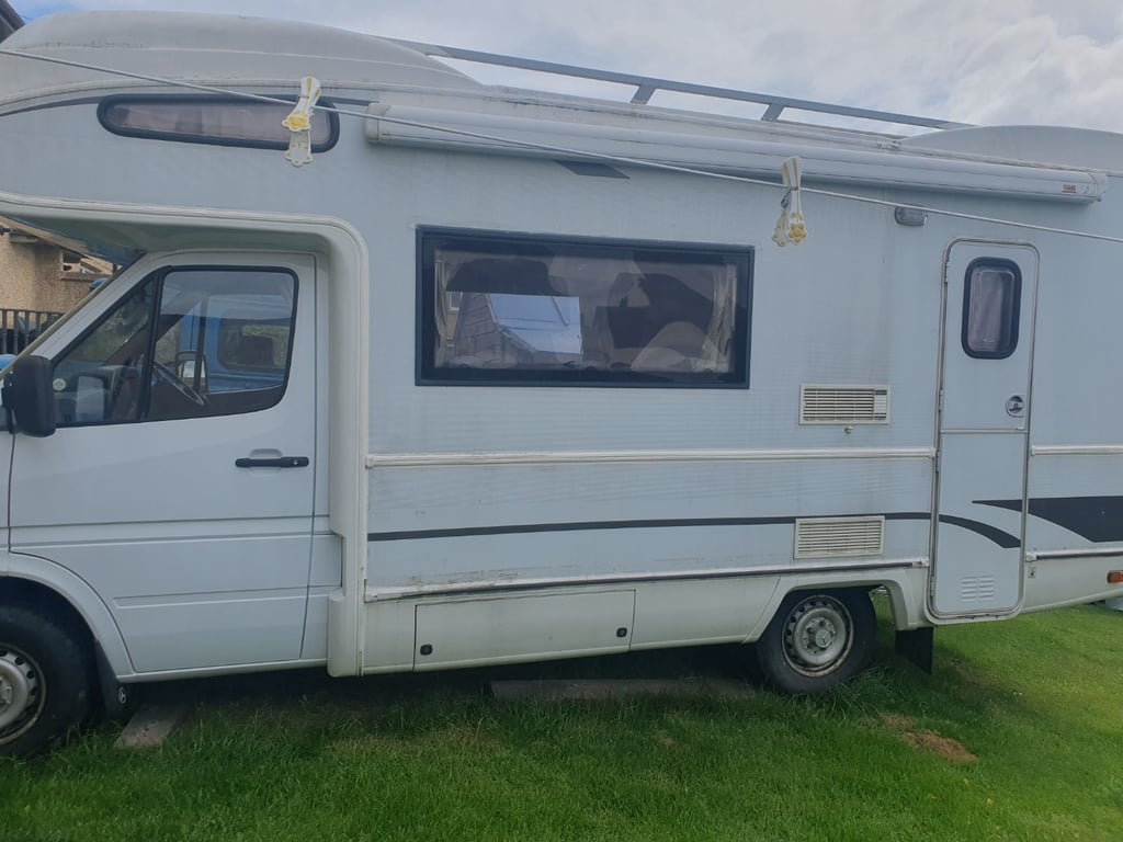 2001 Compass Caravelle - Image 1