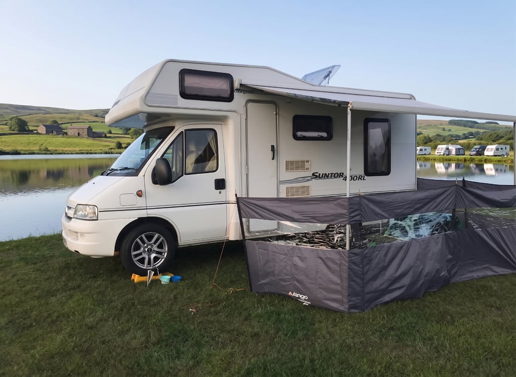 2004 Swift Suntor 400RL - Image 1