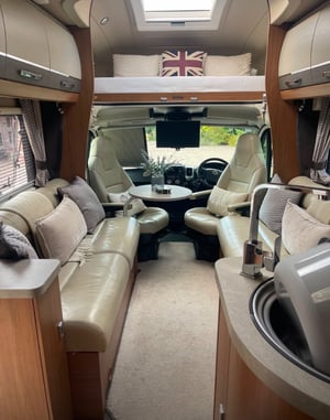 2018 Auto-Trail Comanche S — photo 6 of 9