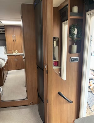 2018 Auto-Trail Comanche S — photo 8 of 9
