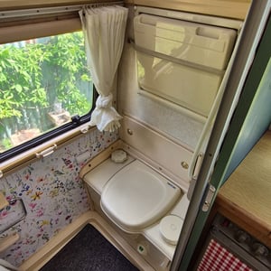 1995 Auto-Sleeper Trophy campervan — photo 7 of 9