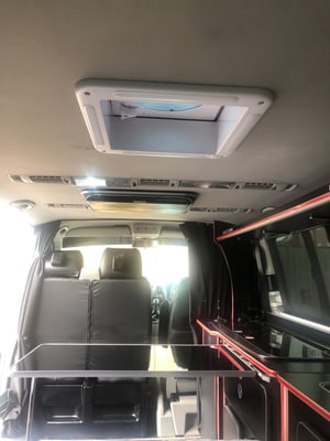 2011 Volkswagen Campervan — photo 11 of 17