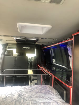 2011 Volkswagen Campervan — photo 17 of 17