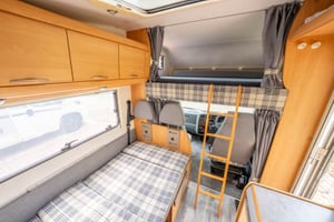 2002 Hymer Swing — photo 9 of 74