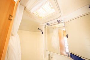 2002 Hymer Swing — photo 7 of 68