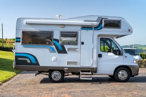 2002 Hymer Swing — photo 23 of 68