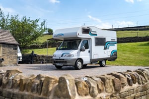 2002 Hymer Swing — photo 27 of 68