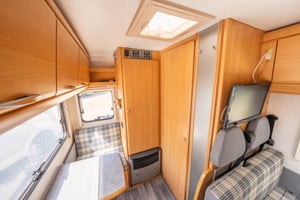 2002 Hymer Swing — photo 38 of 68