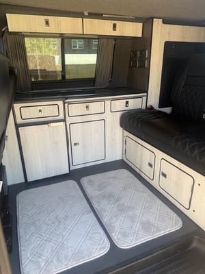2018 Volkswagen Transporter T6 — photo 5 of 13