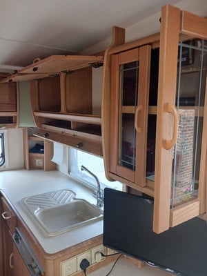 2001 Auto-Trail Cheyenne 590 — photo 3 of 20