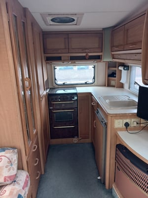 2001 Auto-Trail Cheyenne 590 — photo 4 of 20