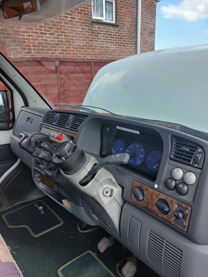 2001 Auto-Trail Cheyenne 590 — photo 5 of 20