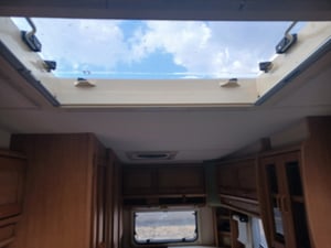 2001 Auto-Trail Cheyenne 590 — photo 17 of 20
