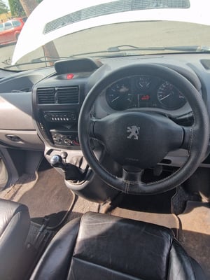 2008 Peugeot Expert — photo 4 of 25