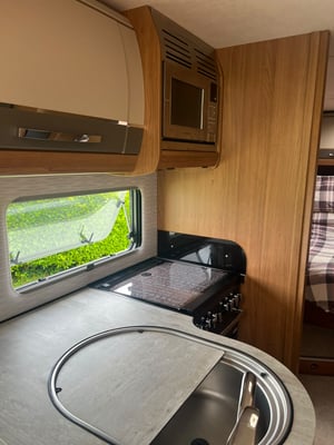 2019 Auto-Trail Tracker LB — photo 10 of 15