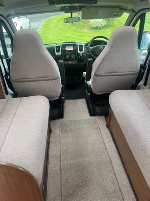 2019 Auto-Trail Tracker LB — photo 8 of 15