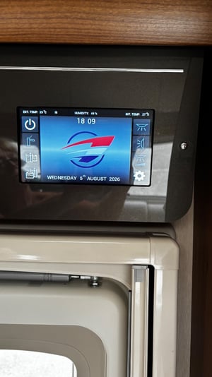 2018 Auto-Trail Tracker RS — photo 5 of 33