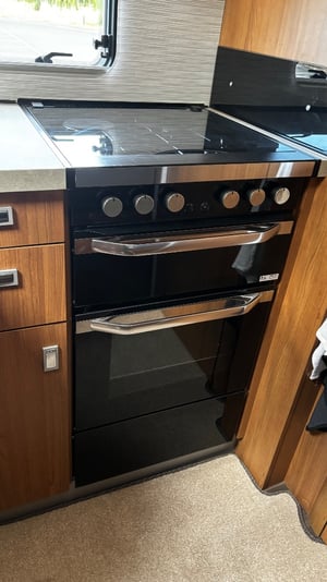2018 Auto-Trail Tracker RS — photo 6 of 33