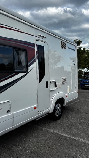 2018 Auto-Trail Tracker RS — photo 12 of 33