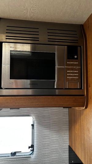 2018 Auto-Trail Tracker RS — photo 22 of 33