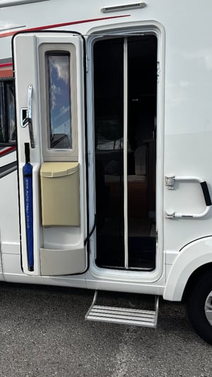 2018 Auto-Trail Tracker RS — photo 24 of 33