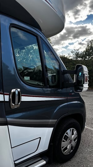 2018 Auto-Trail Tracker RS — photo 28 of 33