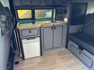 2021 VW Transporter T6.1 Highline TDi — photo 2 of 11